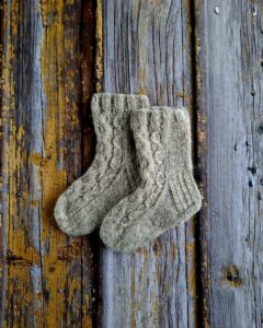 Käsitsi kootud palmikutega villased sokid lastele-Ute Knit