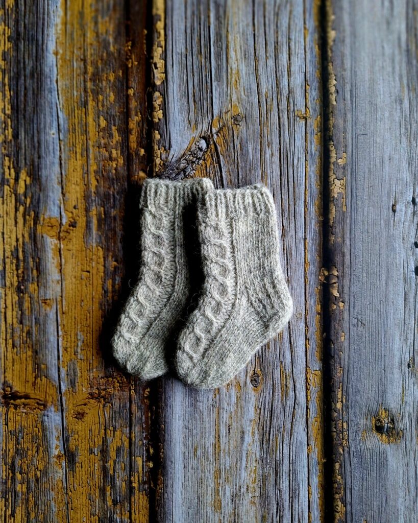 Käsitsi kootud villased sokid beebile-Ute Knit