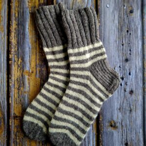 Käsitsi kootud meeste villased sokid-valmistatud Hiiumaa lambavillast, Ute Knit