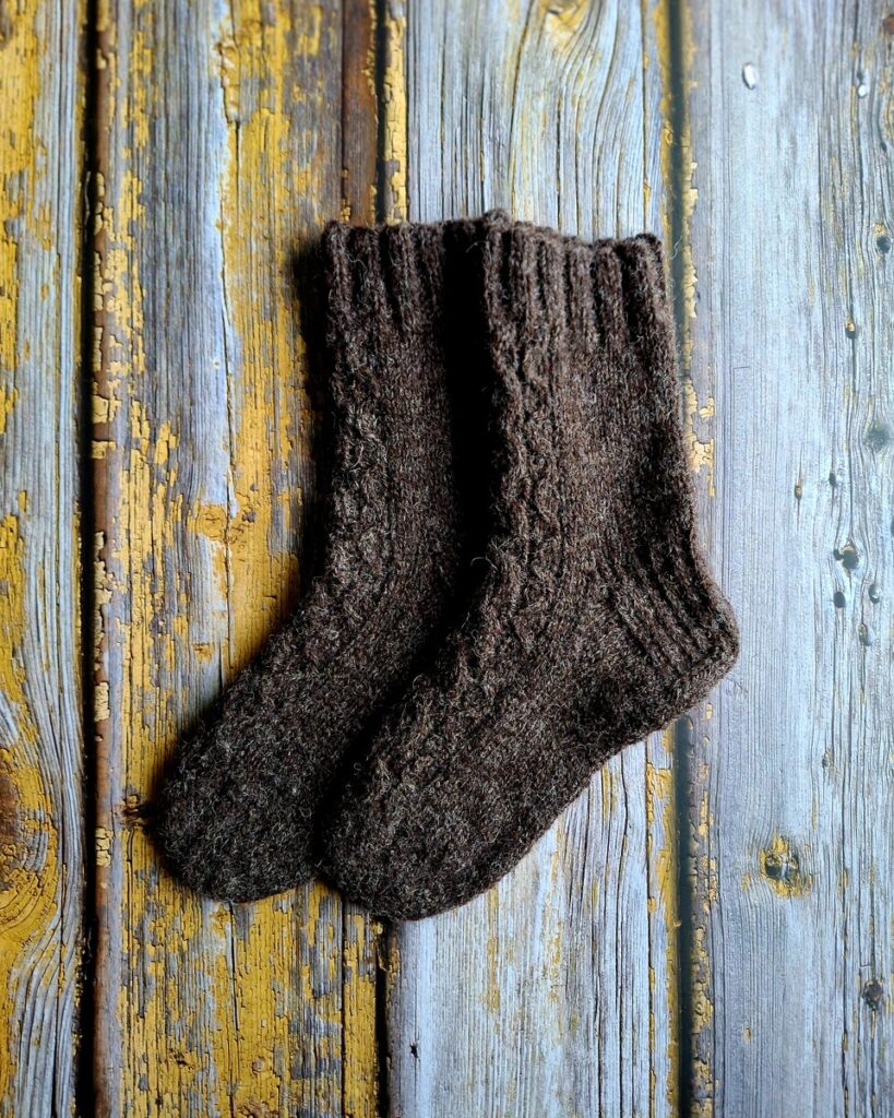 Käsitsi kootud pruunid palmikutega villased sokid lastele ja naistele-Ute Knit