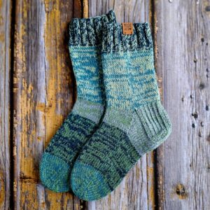 Käsitsi kootud rohelisekirjud villased sokid lastele ja naistele, Ute Knit