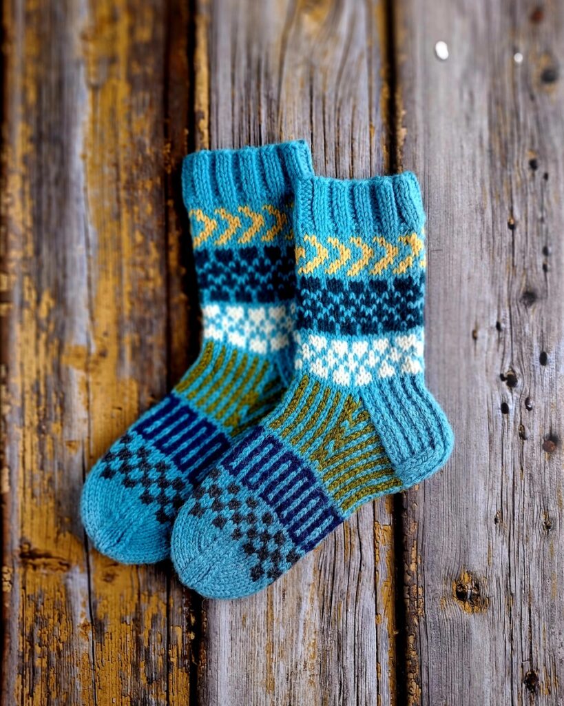 käsitsi kootud mustriga villased sokid, Ute Knit.