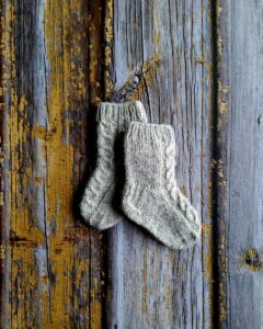 Villased sokid beebile