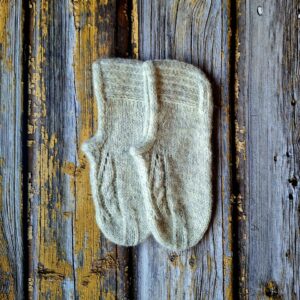 Hallid pitsilised sussid naistele, Ute Knit