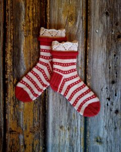 Pitsilise äärega villased sokid lastele, Ute Knit