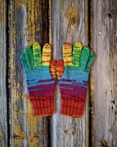 Kirjud naiste sõrmkindad, Ute Knit