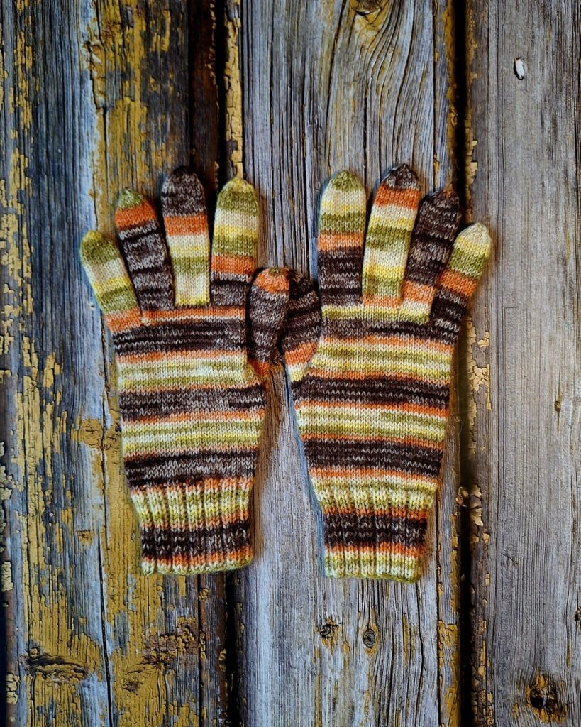 Rohelise-pruunikirjud sõrmkindad, Ute Knit