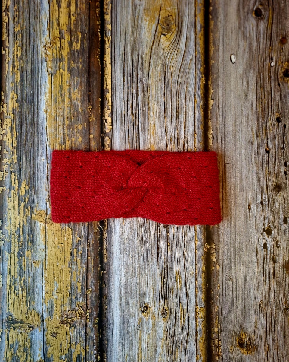 Punane alpakavillane peapael, Ute Knit