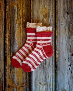 Pitsilise äärega villased sokid lastele, Ute Knit