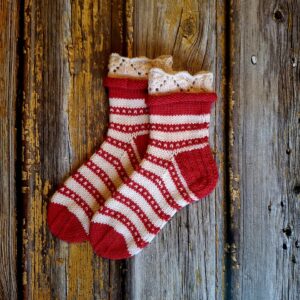 Pitsilise äärega villased sokid lastele, Ute Knit